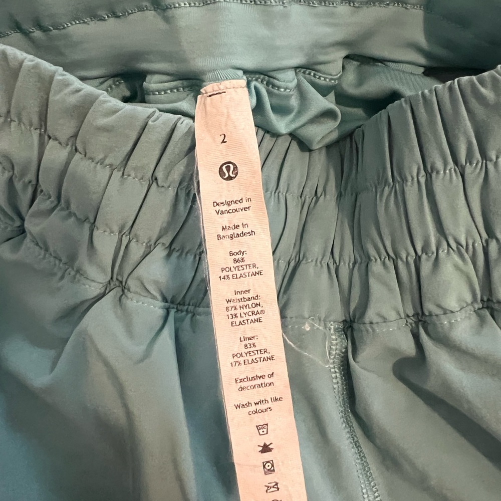 Lululemon Hotty Hot Shorts - Picture 3 of 3